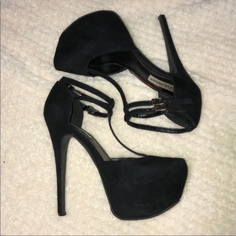 SEXY STEVE MADDEN HEEL🌻